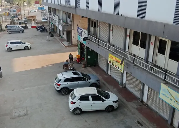 Hotel Cm Palace & Guest House & P.G Rooms