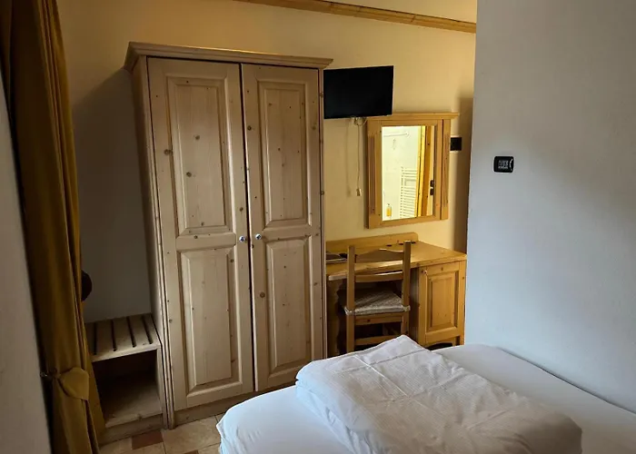 Hotel 2000