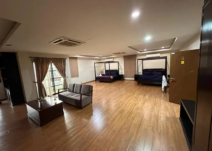 Maxwell Inn Luxury Hotel