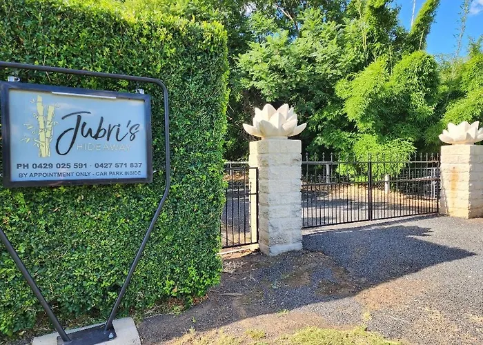 Jubri'S Hideaway