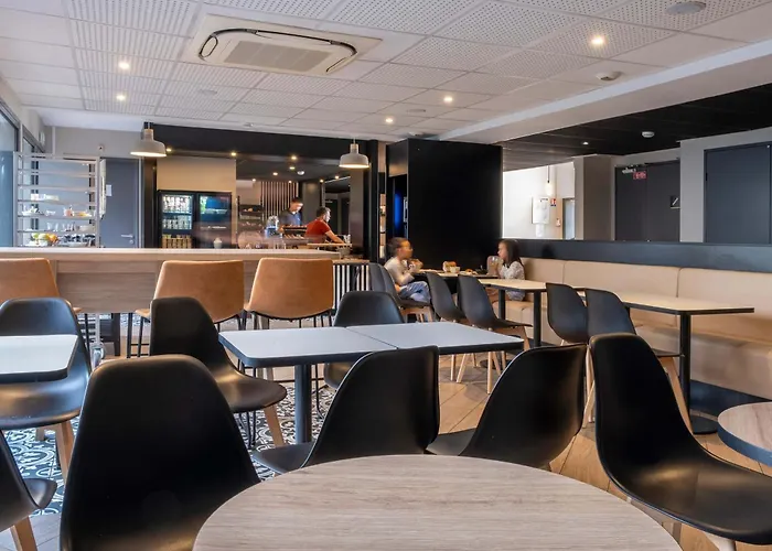 B&B HOTEL La Rochelle Centre Les Minimes