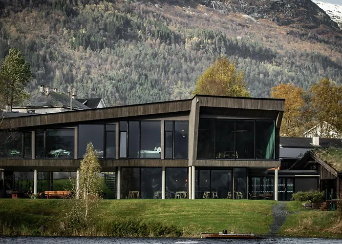 Elva Hotel
