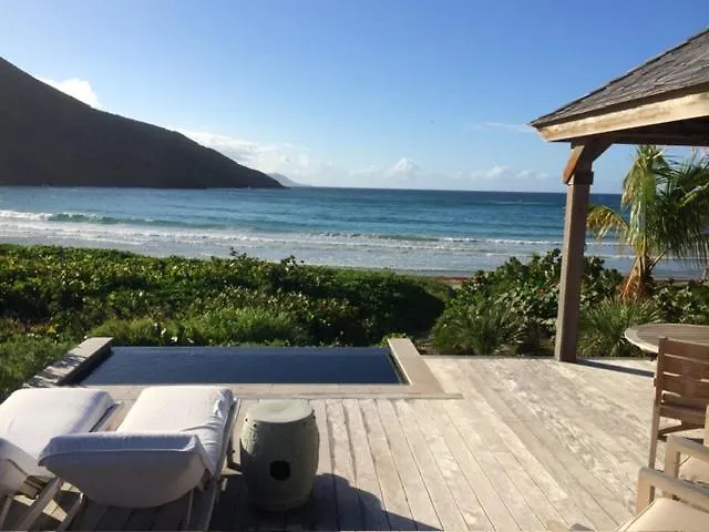 Oceanfront Beach House - Rate Special- Valentines On Beach W Club Access Tennis King Bed