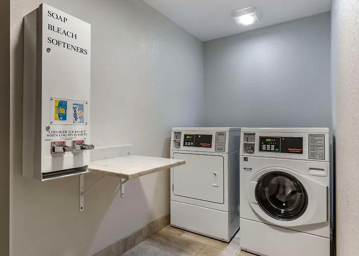 Comfort Inn & Suites Tualatin - Lake Oswego South