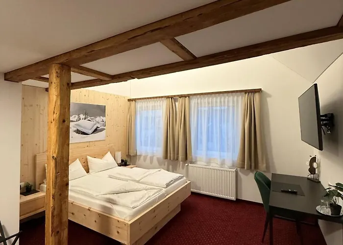 Hotel Pension Loewen Nahe Feldkirch - Guenstige Zimmer Fuer Urlauber, Firmen Und Monteure