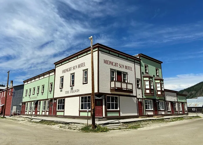Midnight Sun, A Coast Hotel