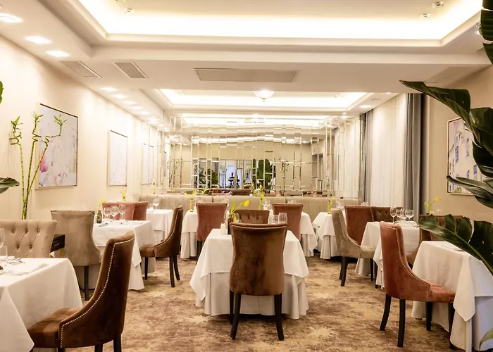 Tresor Le Palais Timisoara, Curio Collection By Hilton