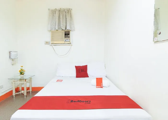 Reddoorz @ Eros Travellers Pensione