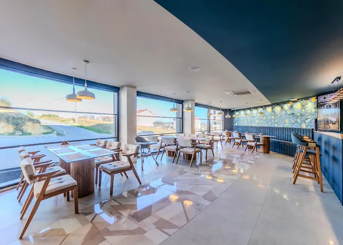 Heaven Premium Hotel Restaurant & Airport Shuttle