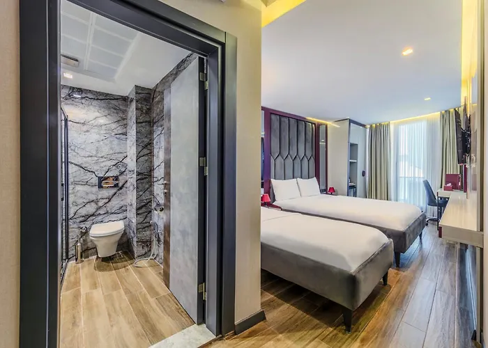 Heaven Premium Hotel Restaurant & Airport Shuttle