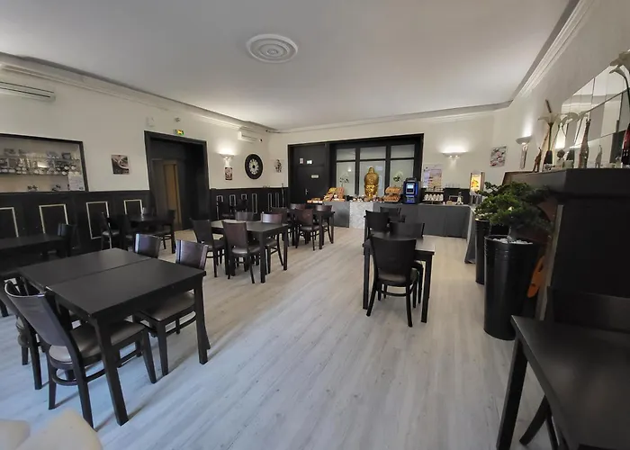 Brit Hotel Confort Auclair