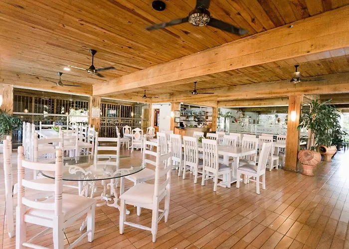 Guacamayos Hotel