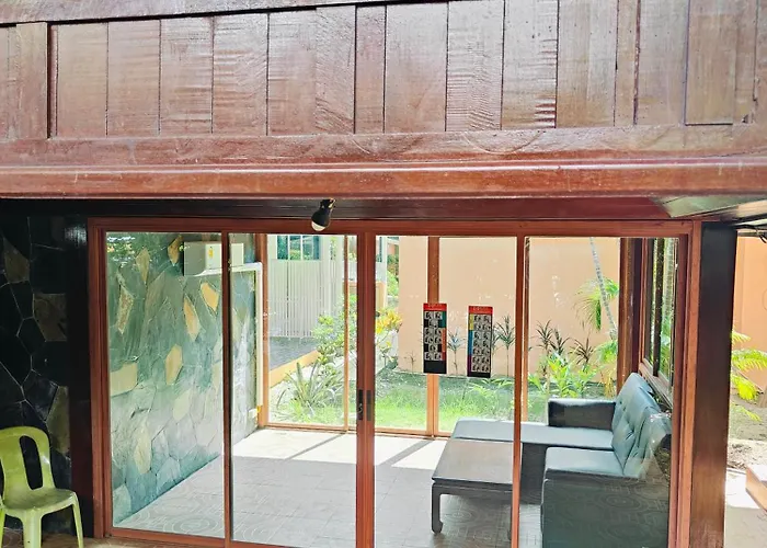 Ban Elephant Blanc Bungalow