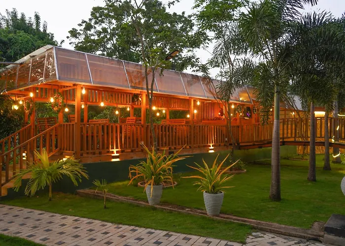 White Land City Hotel