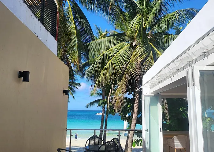 Sunvilla Beachfront Hotel