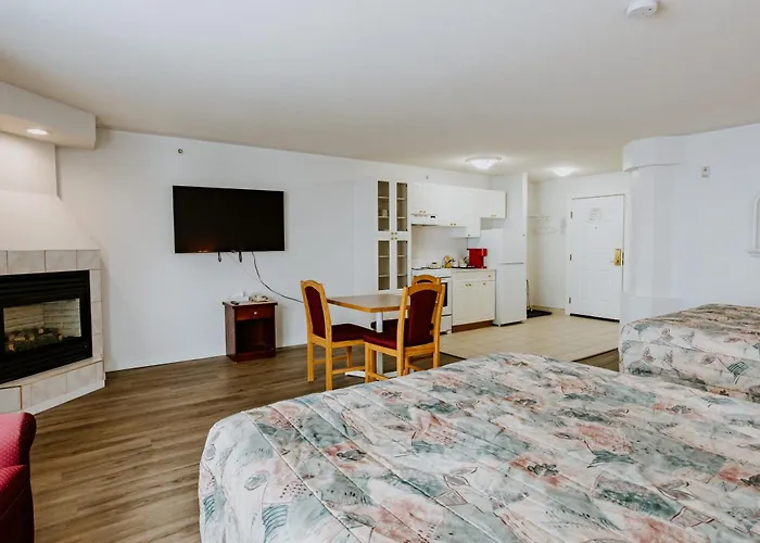 Western Budget Plus Mosaic Suites