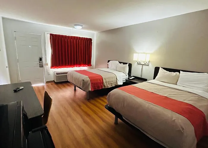 Super 7 Inn Tupelo