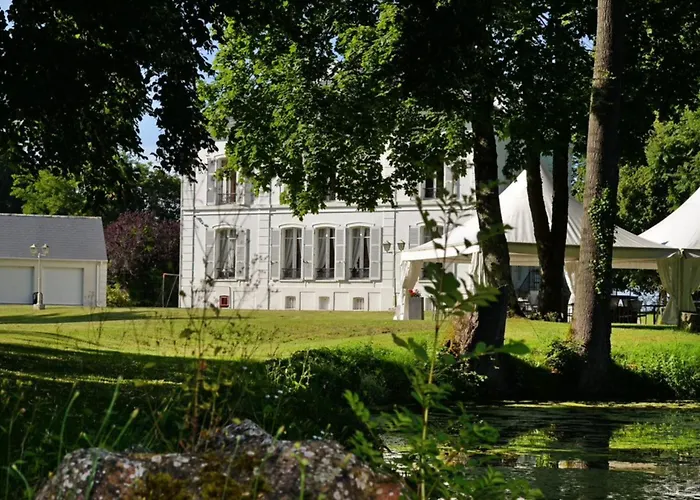 Logis Hostellerie Le Chatel Nangis