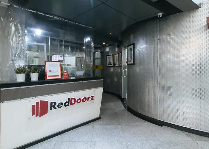 Reddoorz Plus At Banawe Quezon City