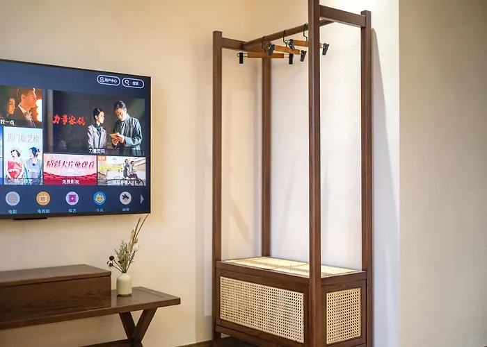 Lingxi Riverview Boutique Homestay - Phoenix Ancient Town