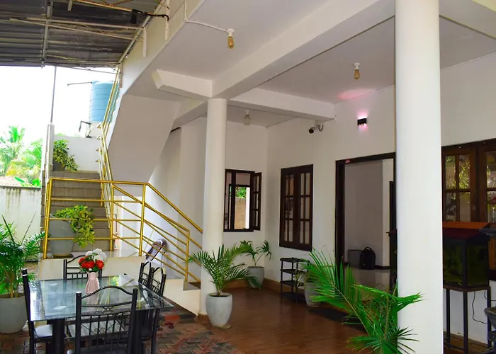 White Villa Hotel