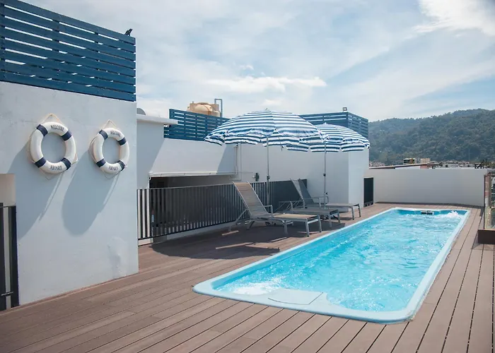 The Blue Pearl Kata Hotel