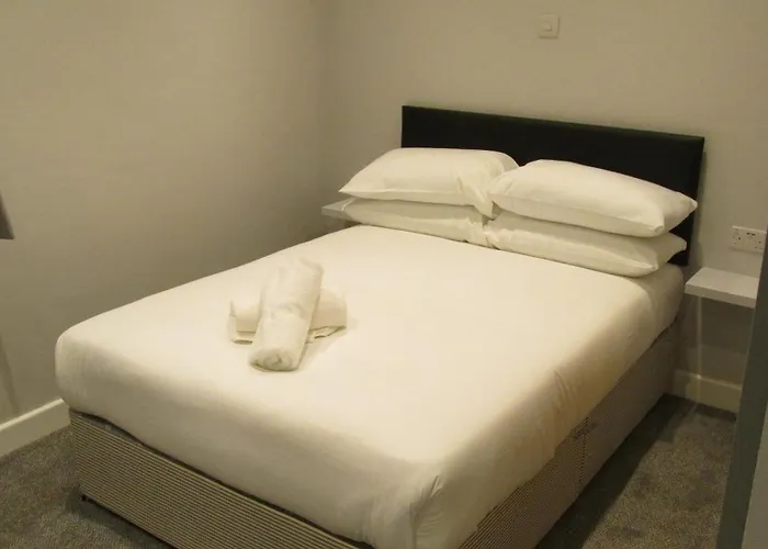 Rooms At The Ritz Complex