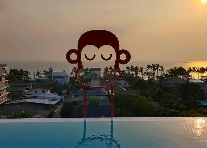 Blu Monkey Hub And Hotel Bangsaen