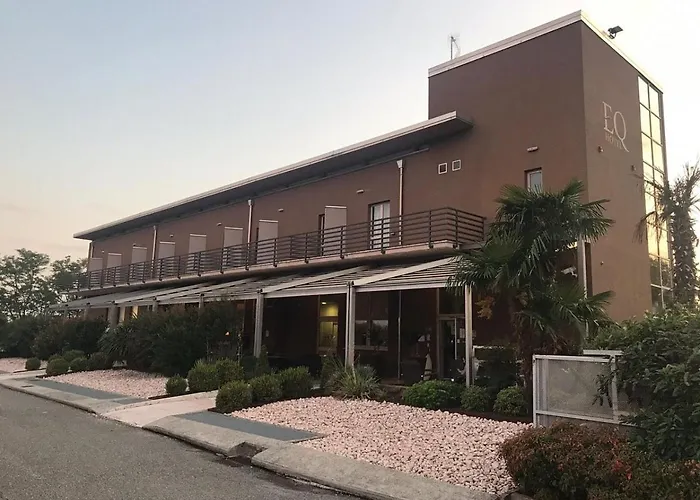Eq Hotel