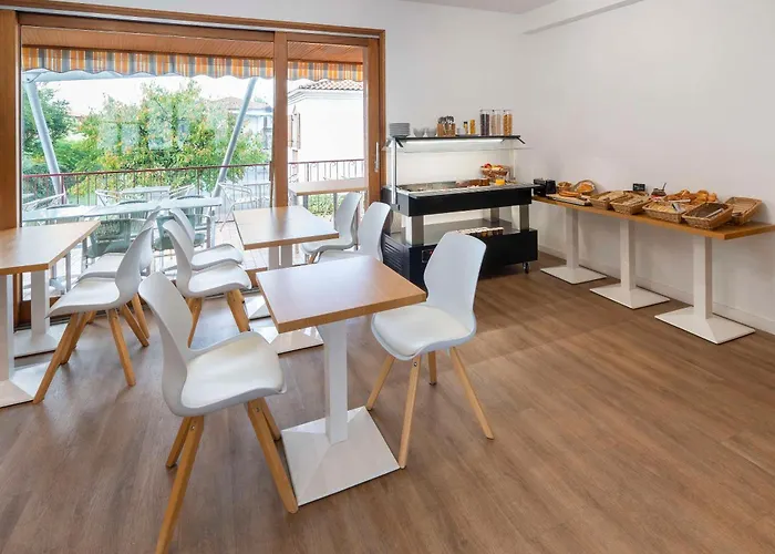 Sure Hotel By Best Western Saintes