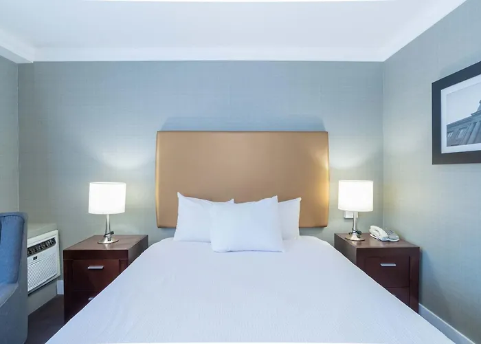 Sandman Hotel Vernon