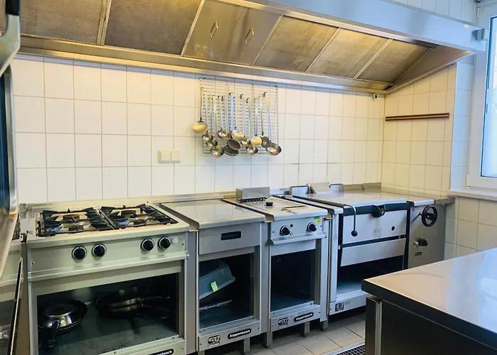 Haus Rosenbaum Am Rennsteig Gruppenhaus - Pension - Ferienhaus Bis 50 Personen