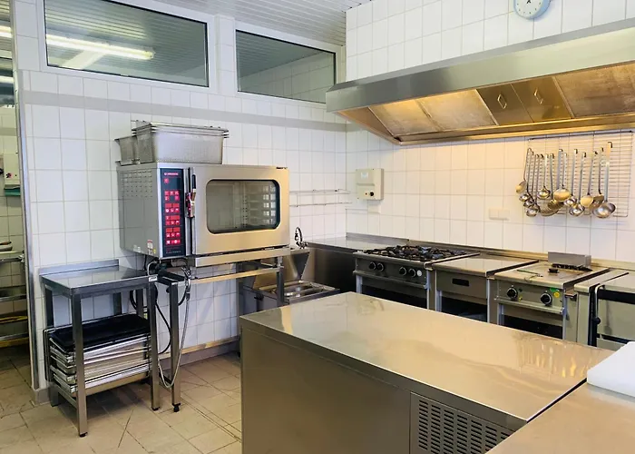 Haus Rosenbaum Am Rennsteig Gruppenhaus - Pension - Ferienhaus Bis 50 Personen