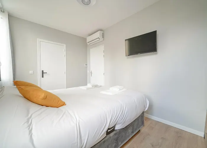 Hotel Trianon Saint Ouen