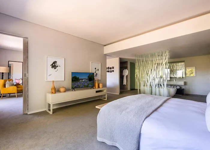 Mont Rochelle Hotel&Vineyard