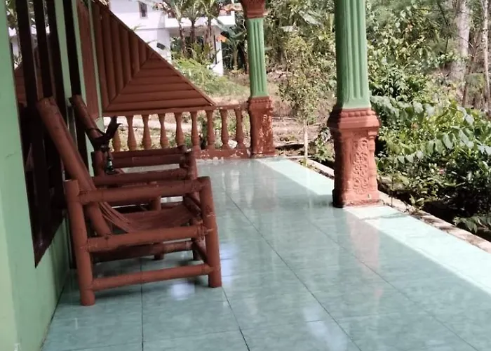 Wisma Batu Mandi And Jungle Trekking