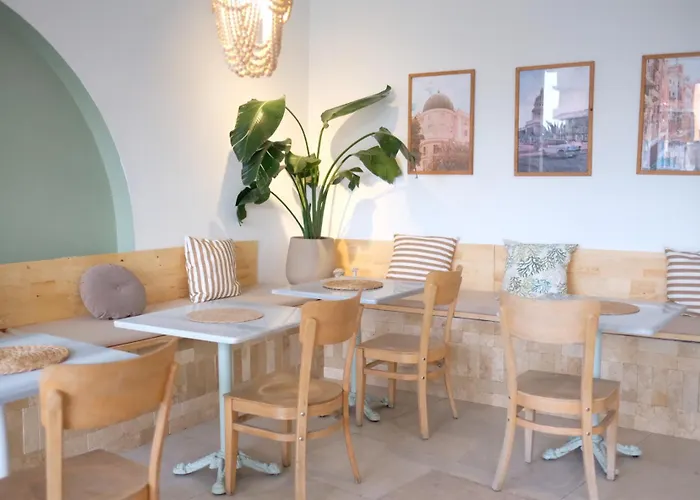 Meshk Airport Hotel
