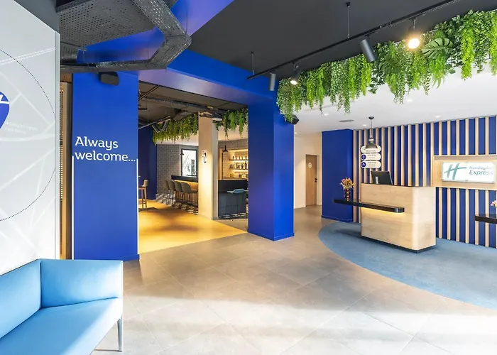 Holiday Inn Express Paris - Poissy By Ihg