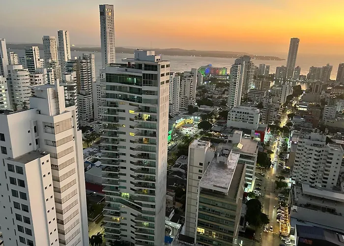 APARTAMENTO MAGNO LOFT Bocagrande Diseño de Doble Altura con Vista al Mar y la Bahía