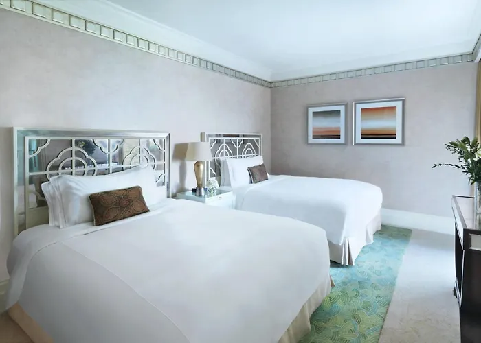 The Ritz-Carlton Abu Dhabi, Grand Canal