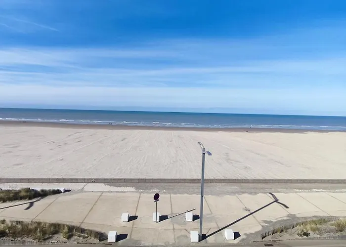 Une Terrasse Sur La Mer