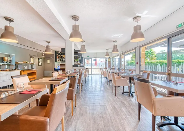 Atoll Hotel Logis Angers, Beaucouzé