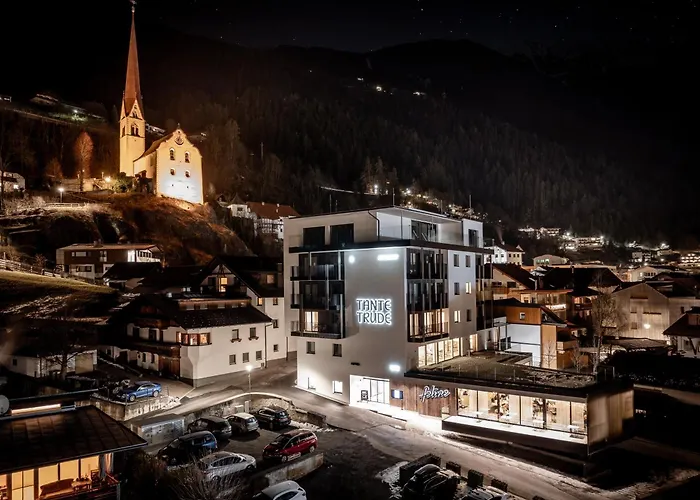 Aparthotel Tante Trude - Rooms & Apartments, Oetz