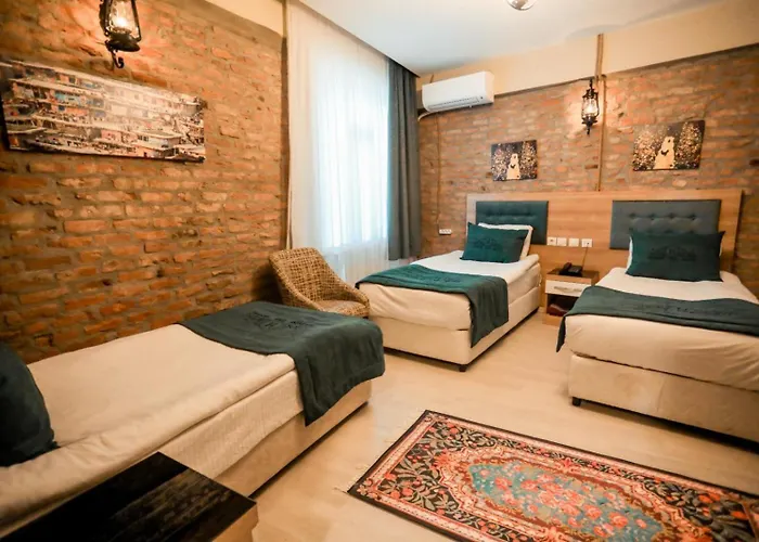 Hasuni Tas Hotel