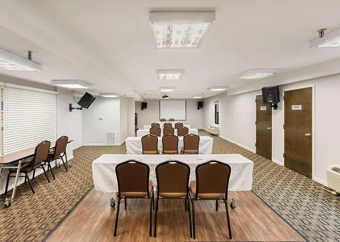 Days Inn By Wyndham Raleigh-Airport-Research Triangle Park
