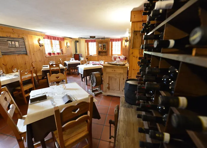 Hotel Petit Dahu - Chambres Et Restaurant
