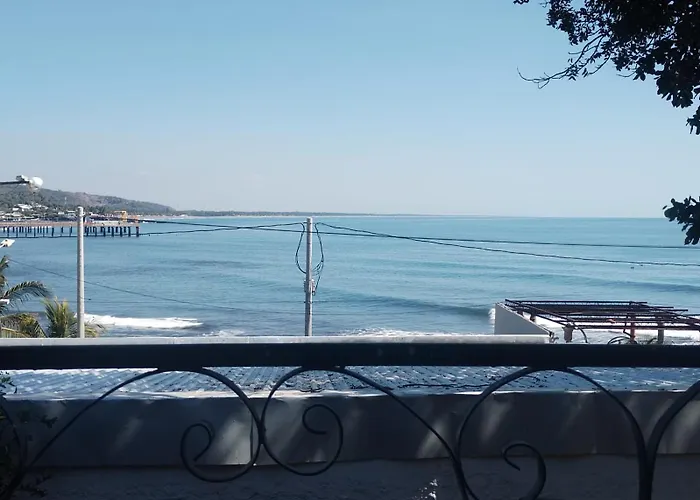 Chilamar Surf Lodge