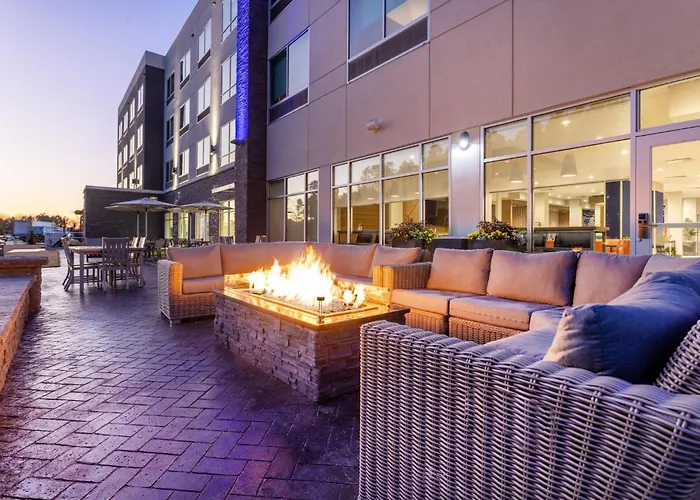 Holiday Inn Express & Suites Benson By Ihg