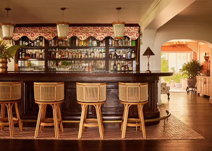 Coral Sands Inn & Cottages