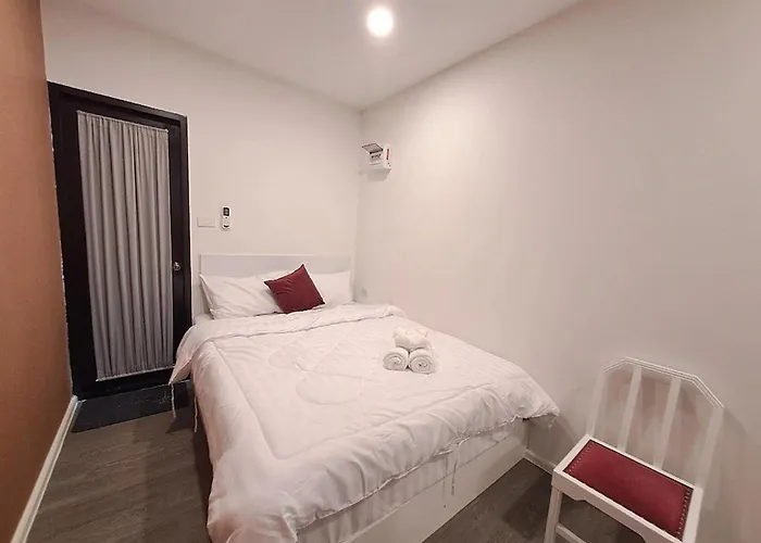 Nomads Homestay Sriracha